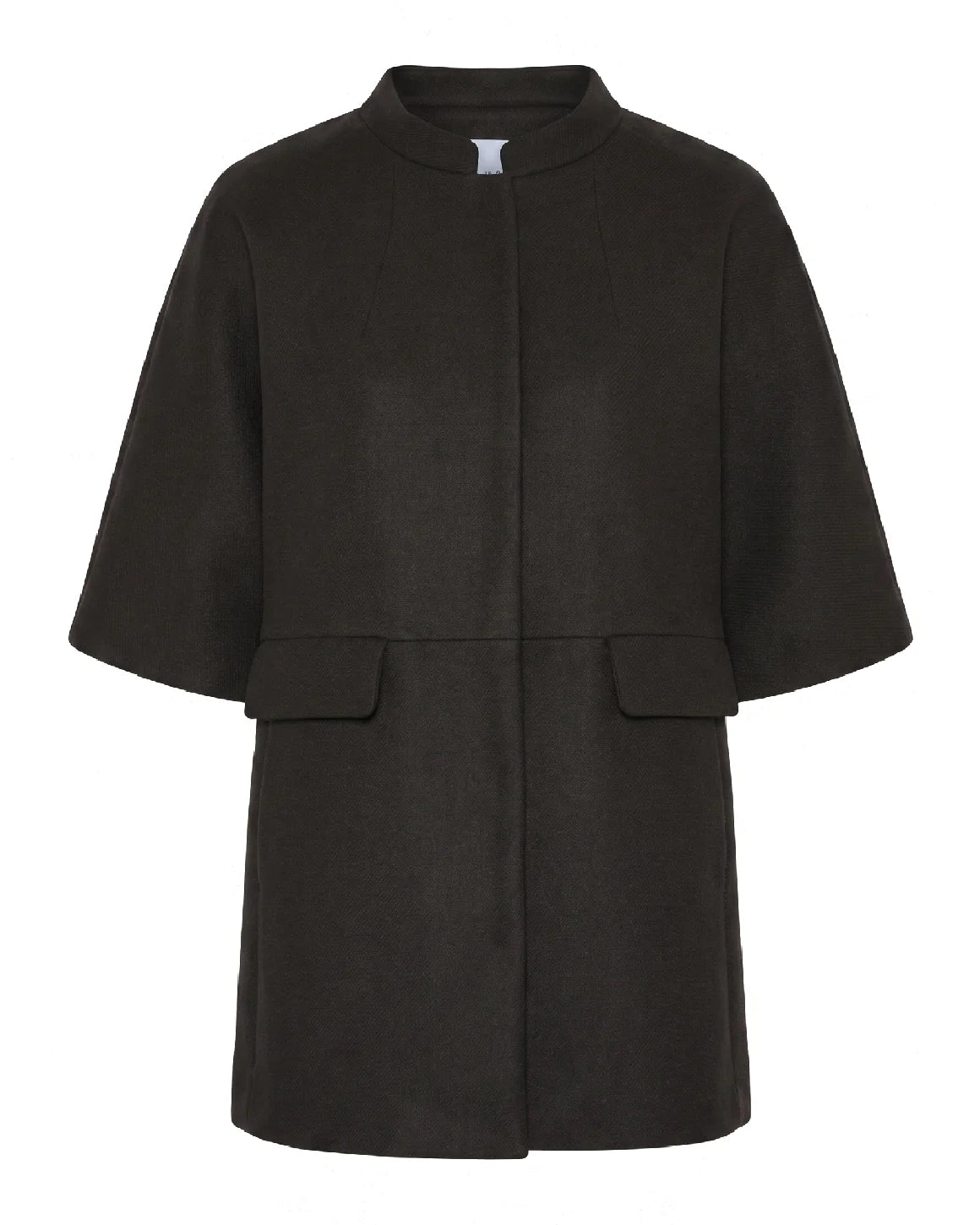 Anette Wool Cape - Short fra La Rouge i Forest Green med kinakrave, korte ærmer og elegant taljesnit.