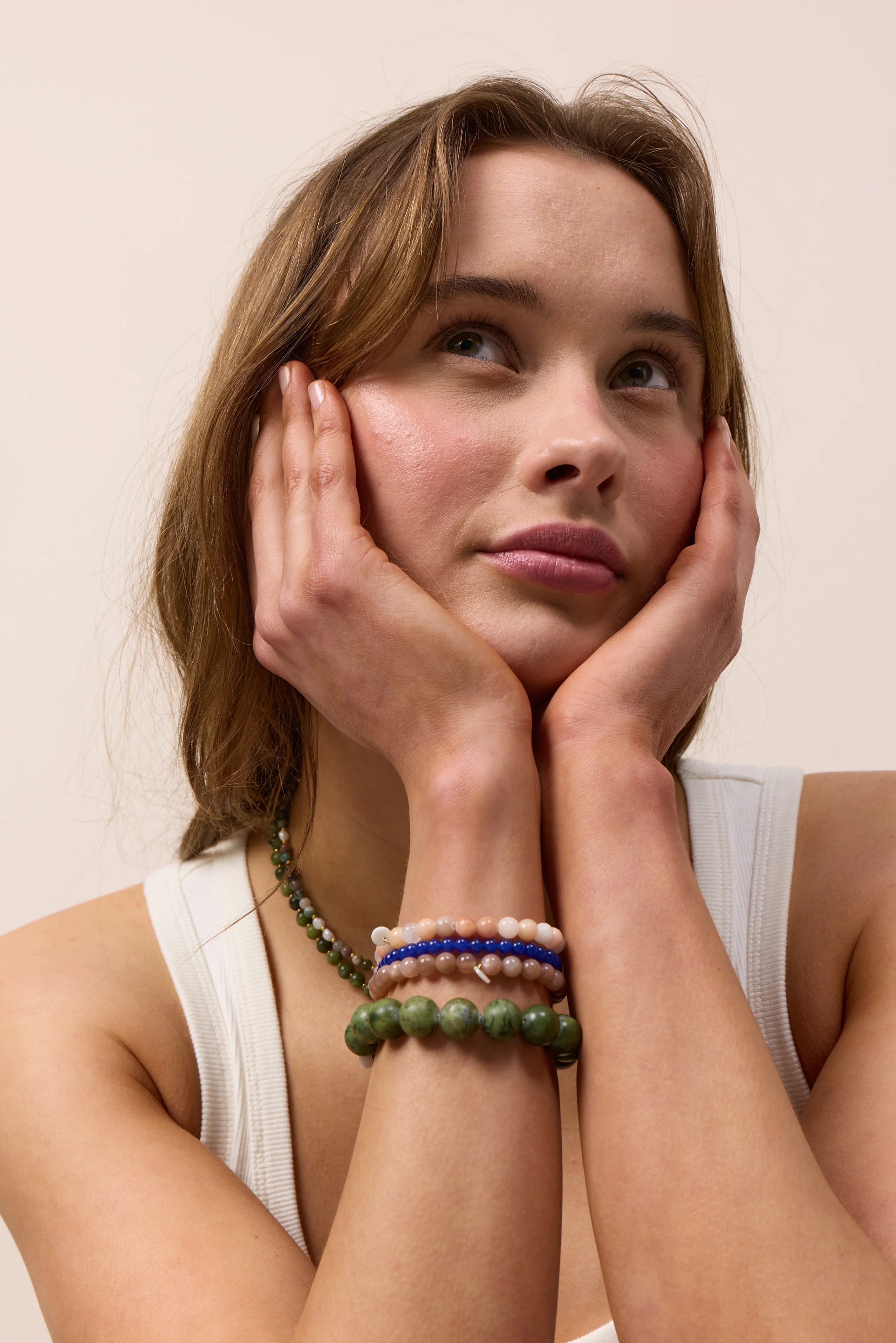 Elegant blå armbånd i minimalistisk design fra Soï Copenhagen