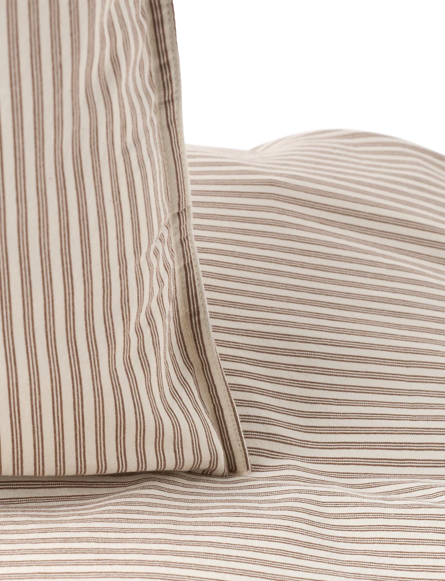 Sengetøj Brown Beach Stripe – køb hos butikalrum.dk