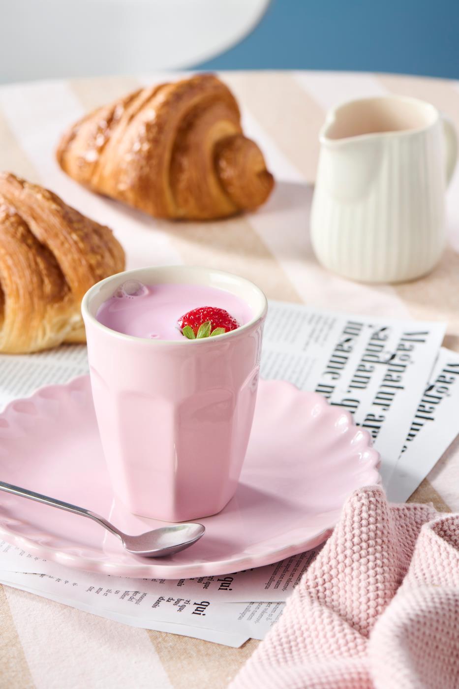 Cafe Latte-krus i Rose (lyserød) stentøj – godkendt til fødevarer – køb hos butikalrum.dk