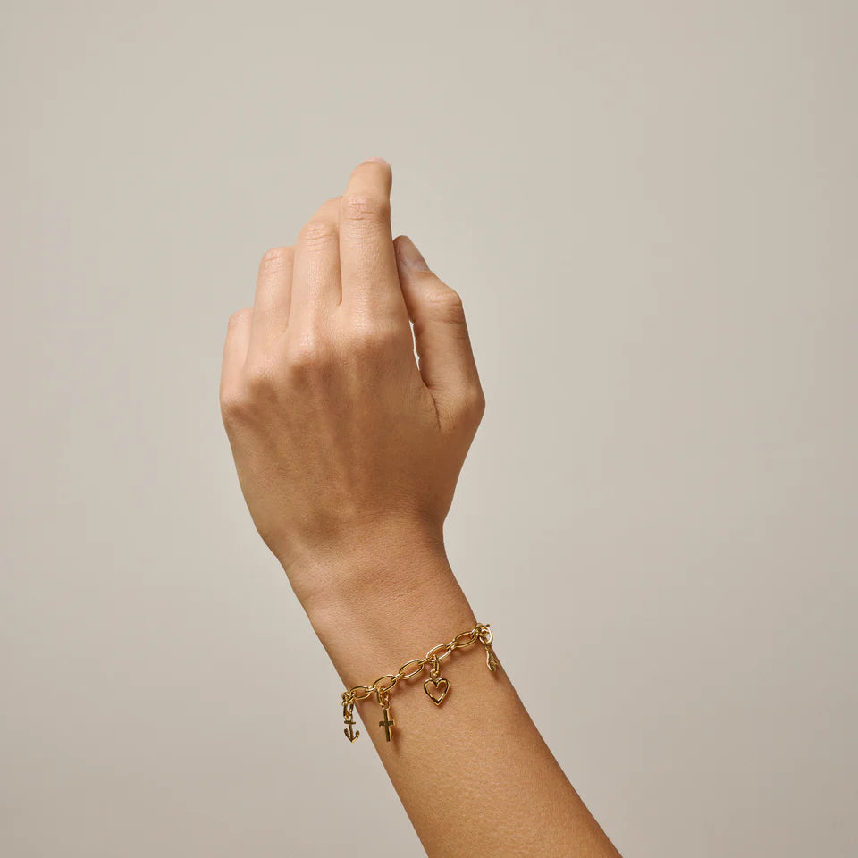 Forgyldt sterling sølv kors til armbånd, hoops eller armbånd.