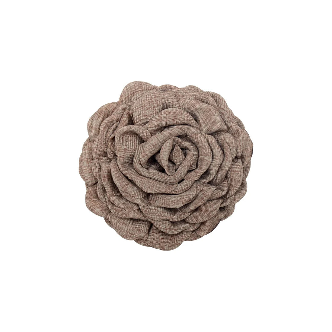 Daisy hårklemme i lys brun (Latte), formet som en blomst – sælges hos Butik Alrum på Amager.