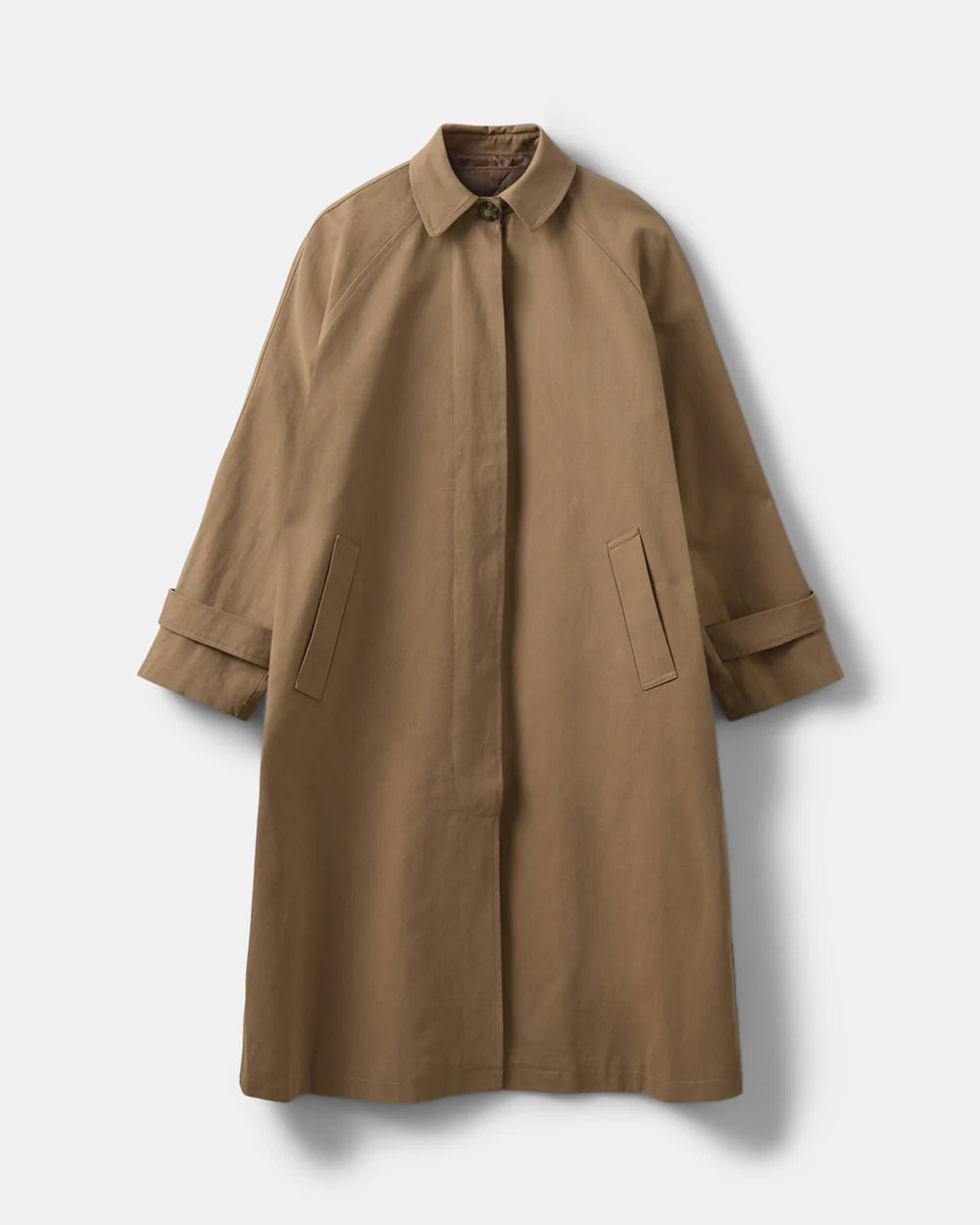 Camel-farvet oversized trenchcoat fra Sofie Schnoor i bomuld med aftageligt foer