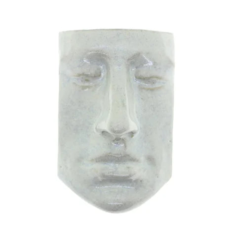 Håndlavet vægrelief "Face Two" i Antique White – skulptur af helt ansigt med antik inspiration, fra butikalrum.dk