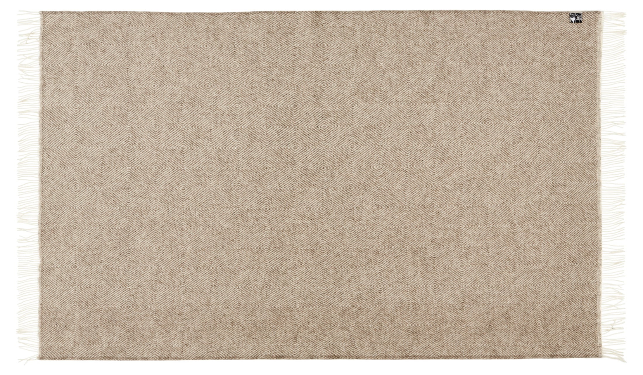 Fanø plaid fra Silkeborg Uldspinderi i Birch Sand, 140x240 cm, fremstillet i skandinavisk og New Zealandsk uld – køb hos butikalrum.dk.