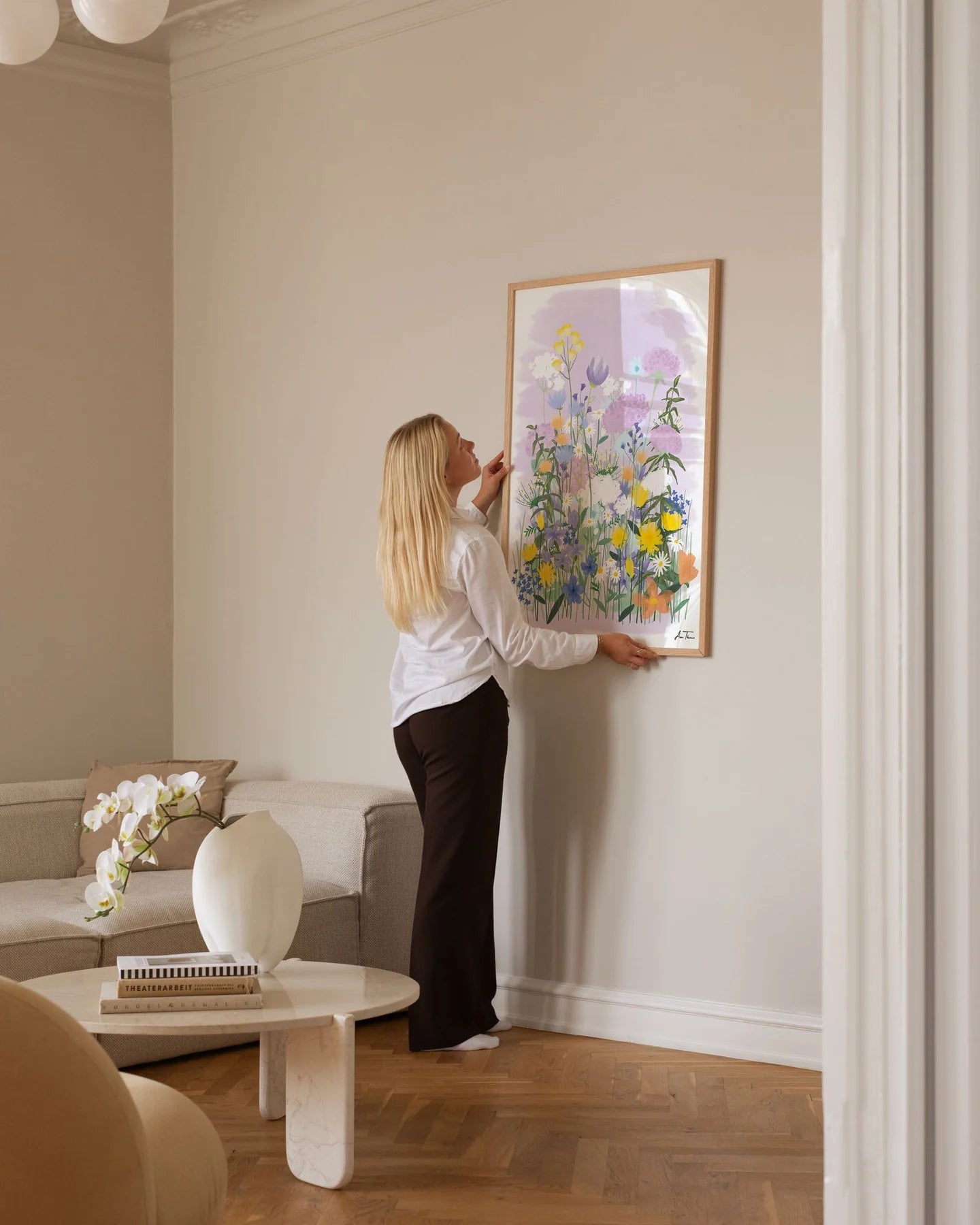 Flowerfield nr. 2 af Anna Thomsen. Giclée tryk på eksklusivt kunstpapir i betagende farver der ikke falmer.