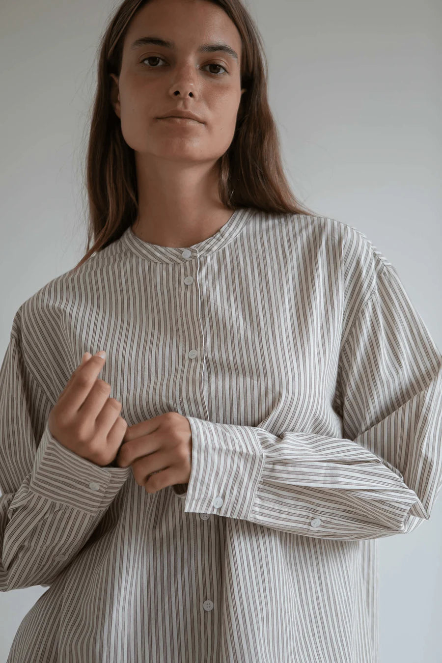 Isolde Skjorte Brown Beach Stripe – køb hos butikalrum.dk