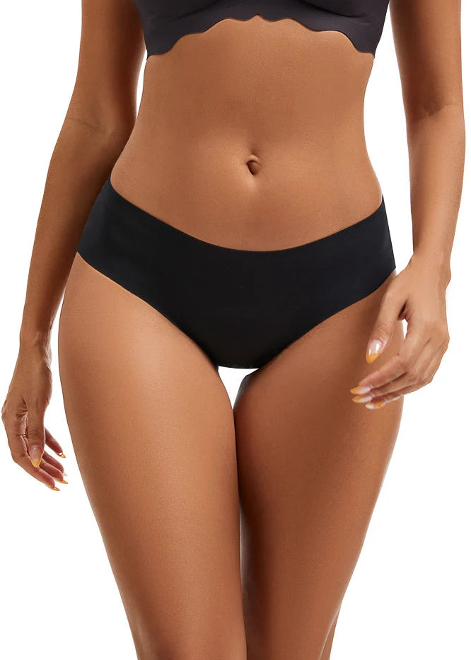 Invisible Sømløs Tai Trusse i sort fra FemiFemme med seamless design og ultrablød komfort – køb hos Butik Alrum på Amager eller online på butikalrum.dk.
