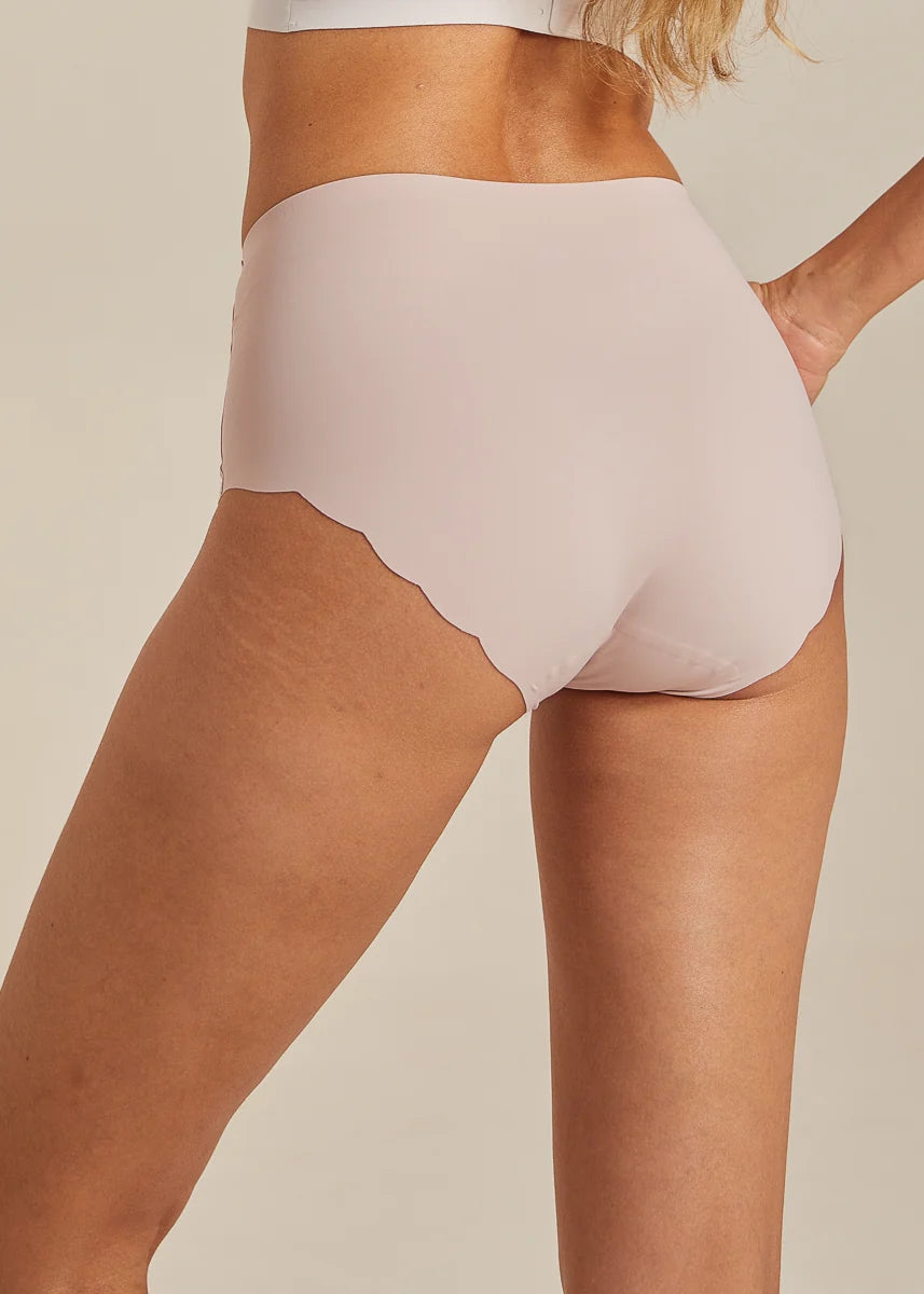 Invisible Highwaist Maxi Trusser i Soft Pink fra FemiFemme med høj talje og laserskårne kanter – køb hos Butik Alrum på Amager eller online på butikalrum.dk.