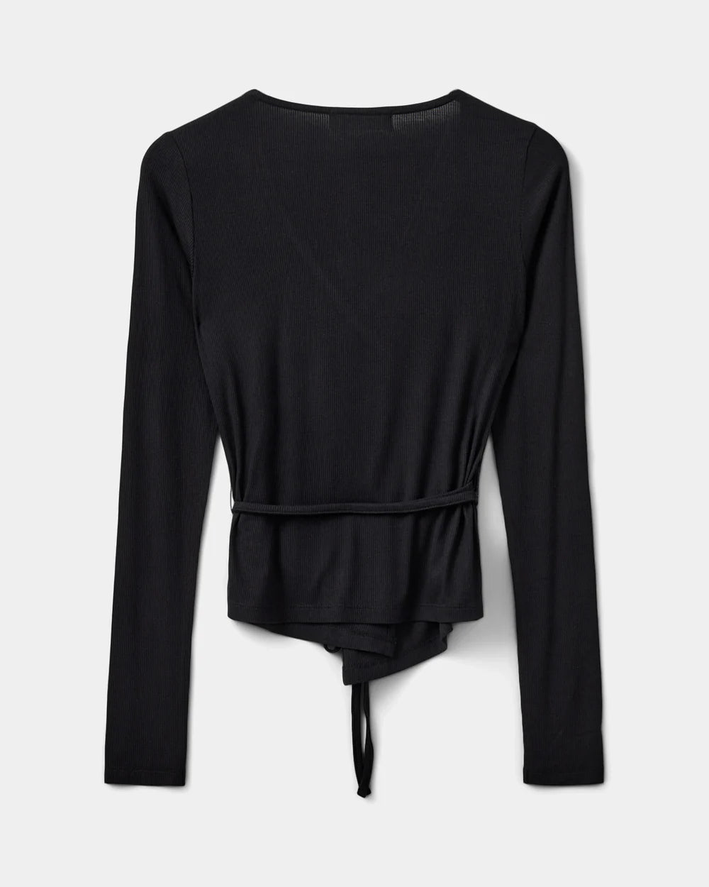 JOODYSW wrap-bluse med lange ærmer i sort, ribstruktureret materiale og V-hals fra Sofie Schnoor
