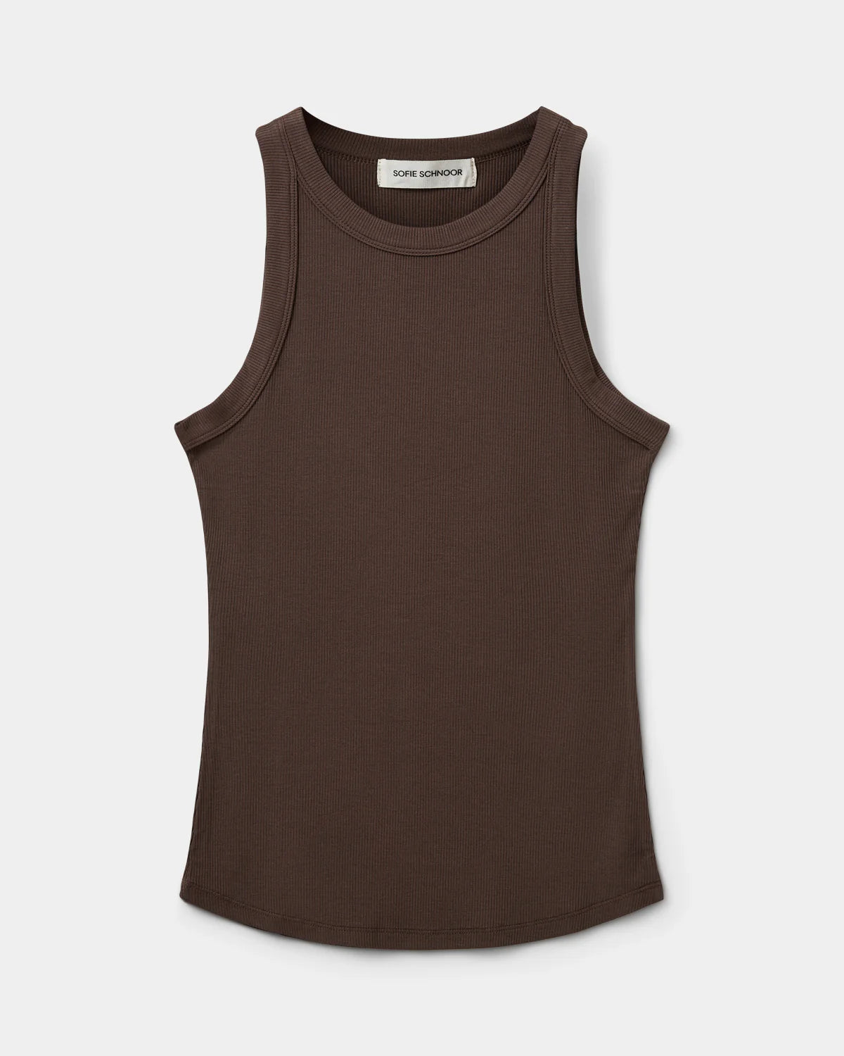 JULLIESW TOP fra Sofie Schnoor i Brown Fudge med høj hals og slim-fit pasform – køb hos butikalrum.dk.