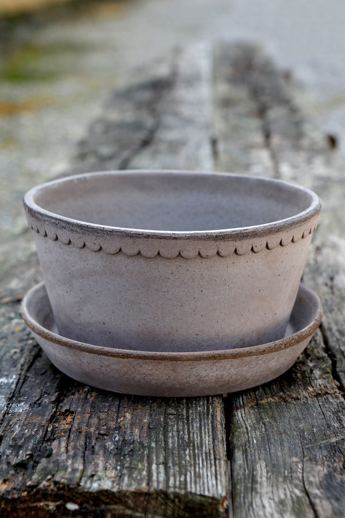 Københavner Pot RAW Grey Low Ø21 cm fra Bergs Potter – køb hos butikalrum.dk
