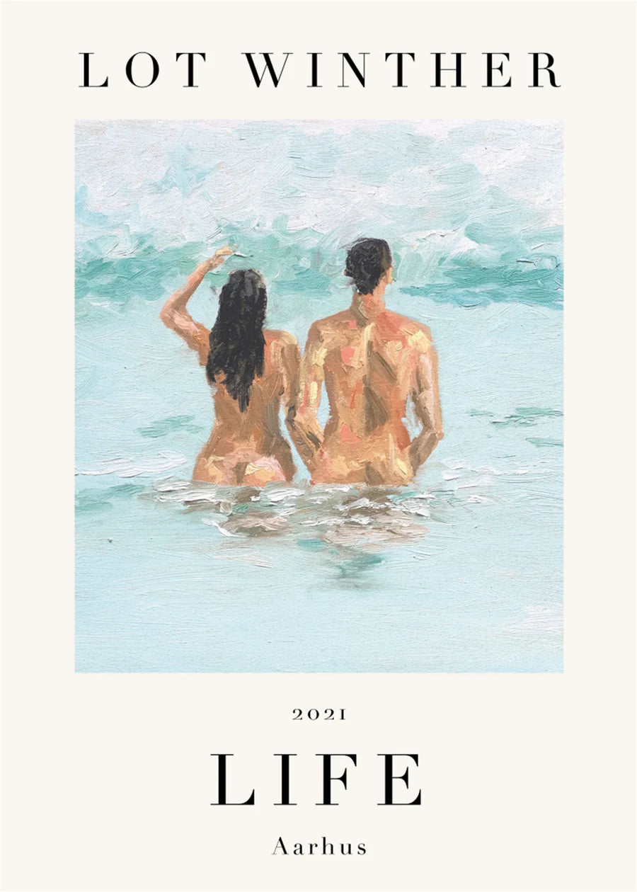 Life af Lot Winther, 2021 Aarhus. Plakat af to personer, der står med ryggen til i vand.