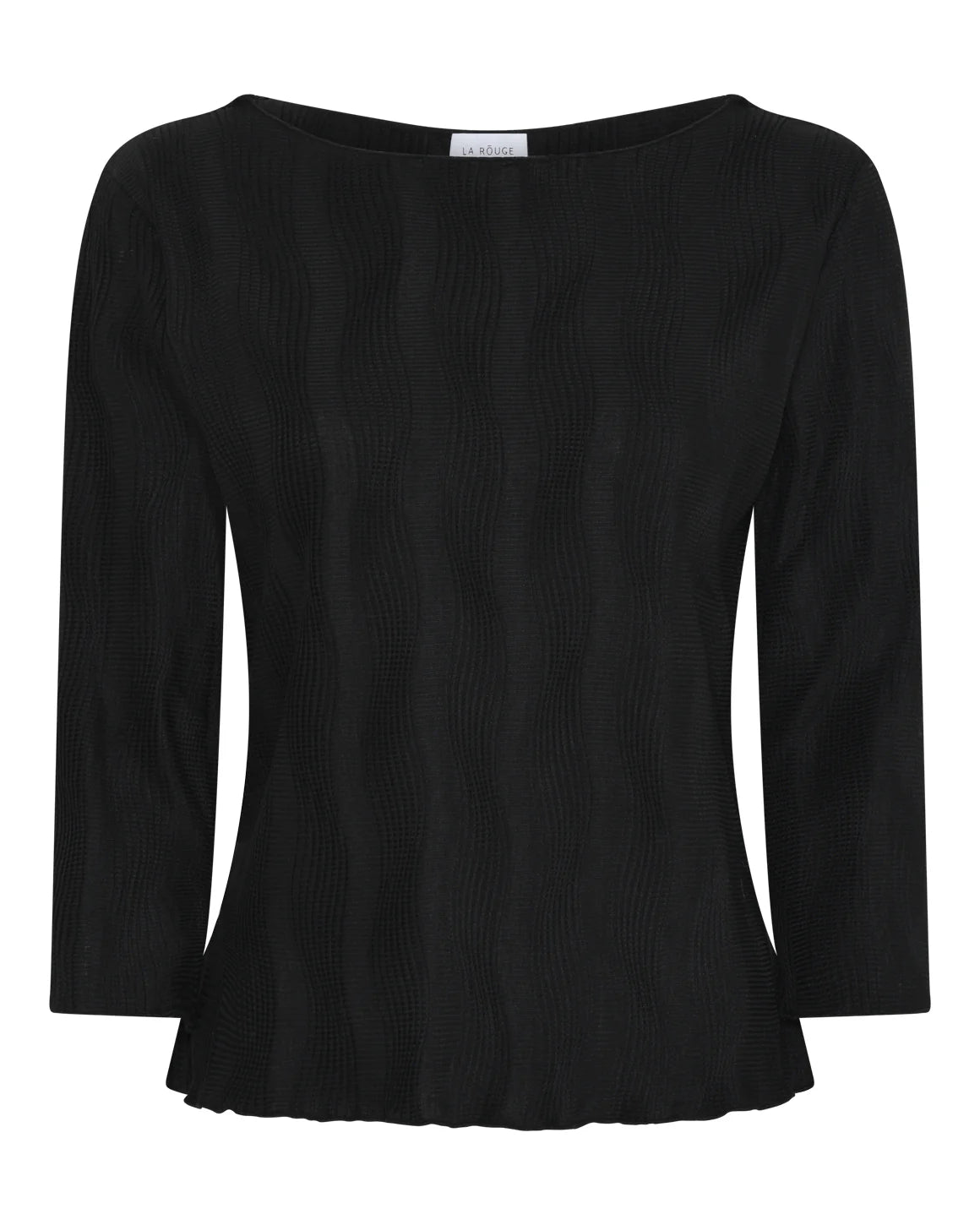 Luna Blouse – sort bluse med 3/4-ærmer, bådhals og bølget tekstur.