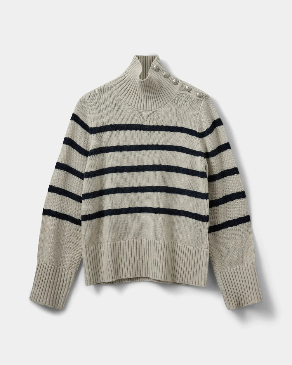 Grå stribet sweater med høj hals, knapper og ribkanter – MARGARETSW fra Sofie Schnoor hos butikalrum.dk
