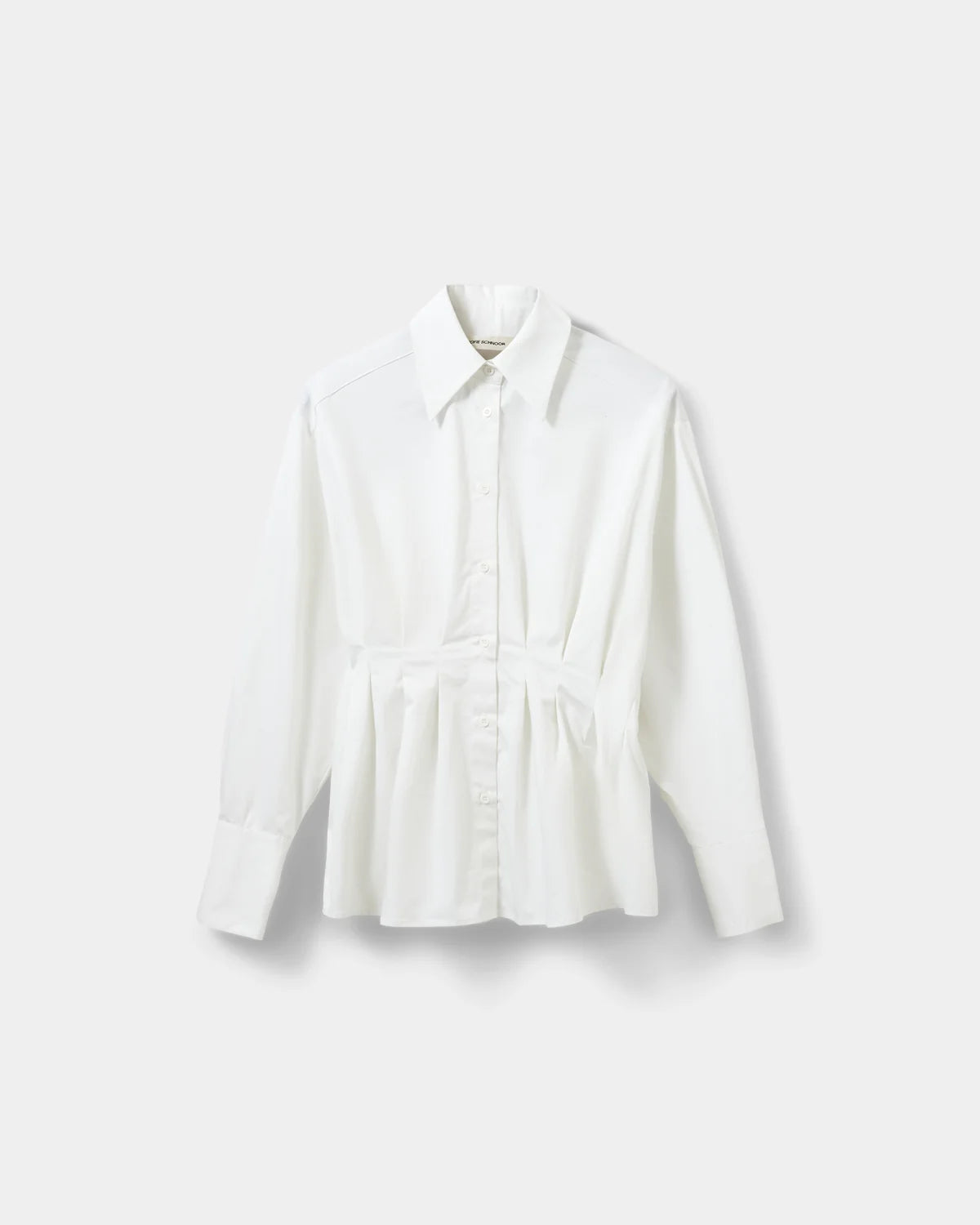 MIKRASW fitted skjorte fra Sofie Schnoor i Off White med markeret talje og plisserede detaljer – køb hos butikalrum.dk.