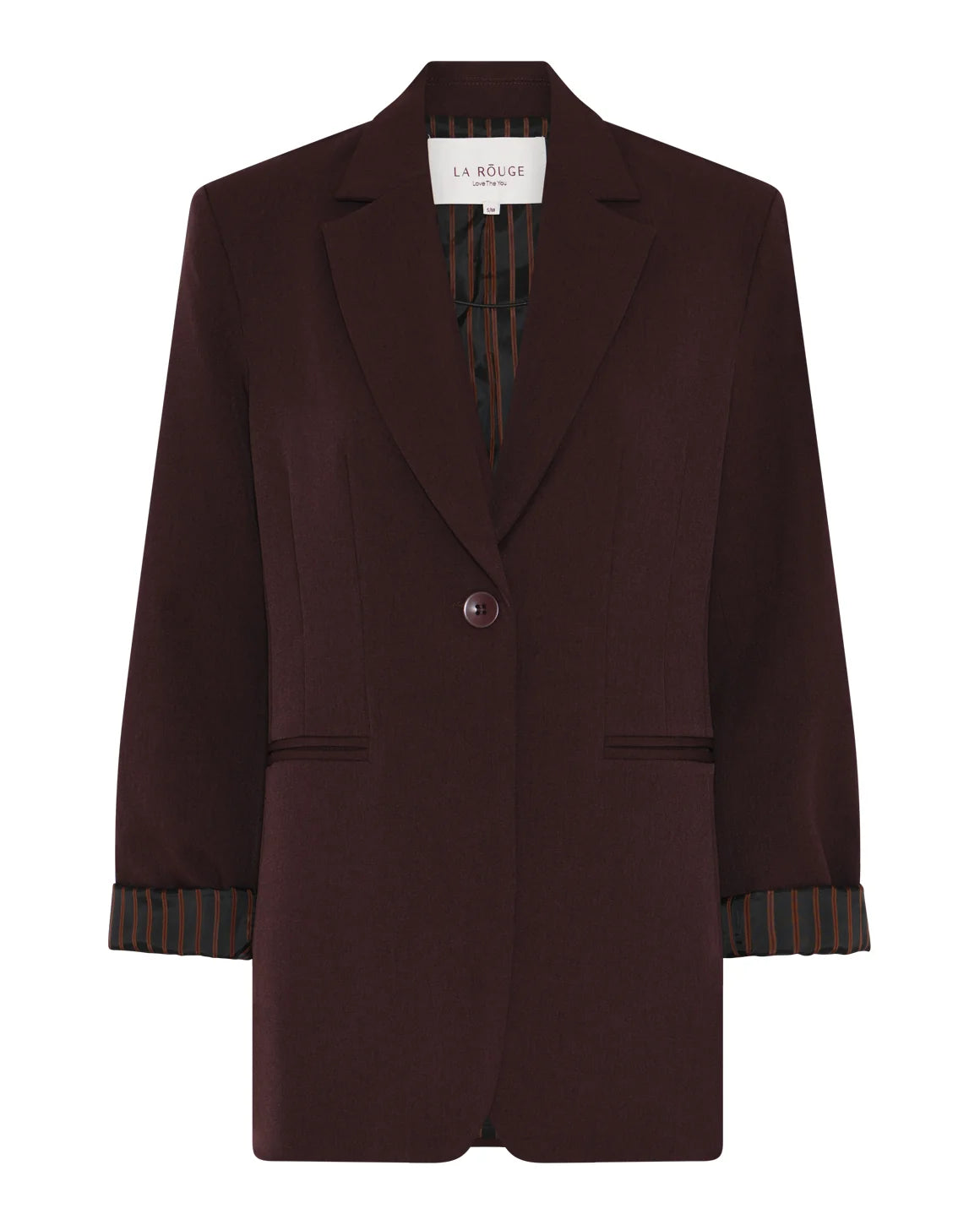 Mette Blazer fra LA RŌUGE i Bordeaux med let oversized pasform, klassiske revers og knaplukning – køb hos butikalrum.dk.