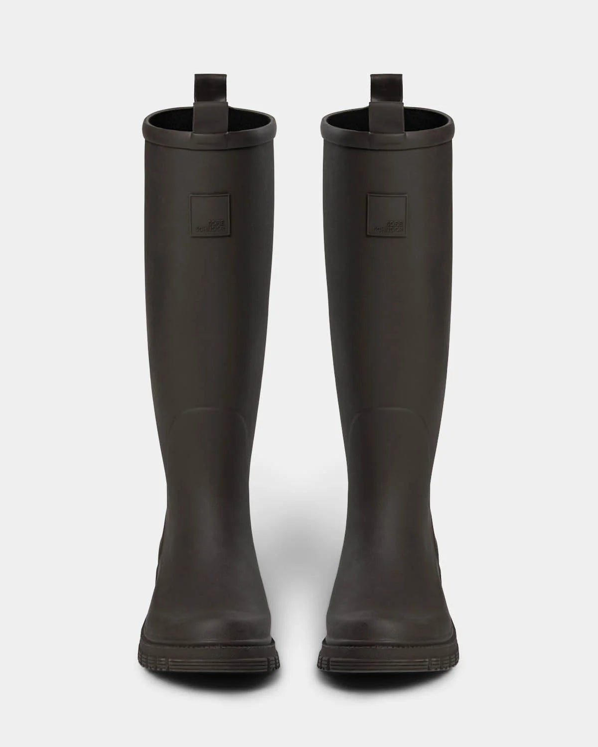 Nunnes Rubber Boot fra Sofie Schnoor i Dark Brown – langskaftet gummistøvle i 100% gummi. Køb hos butikalrum.dk.