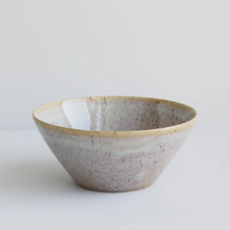 Small Bowl i Oatmeal, håndlavet bornholmsk keramik Ø14 cm – køb hos butikalrum.dk.