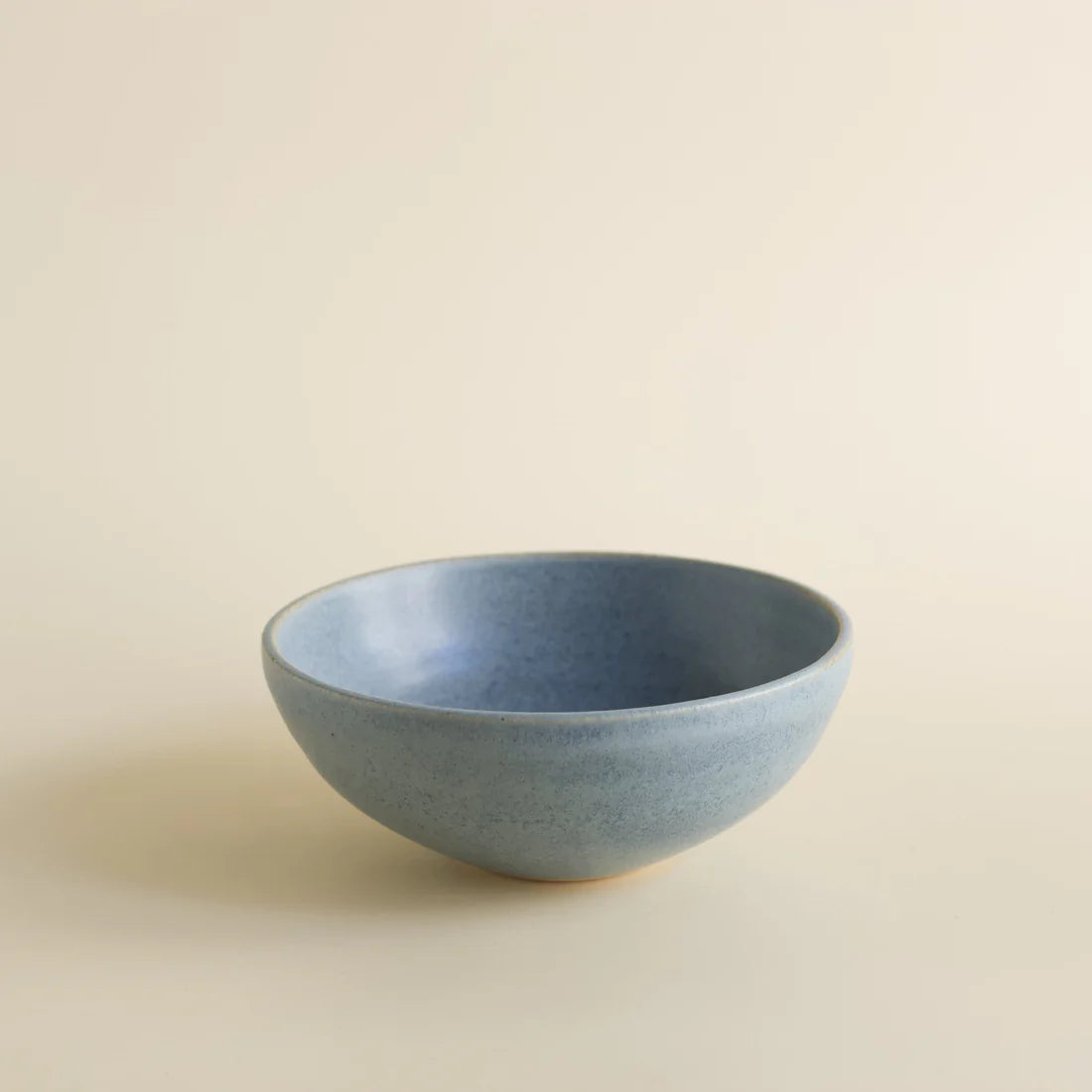 Odd Small Bowl hånddrejet skål i stentøj fra Odd Boys Ceramics – ca. 13 cm diameter | Køb hos butikalrum.dk