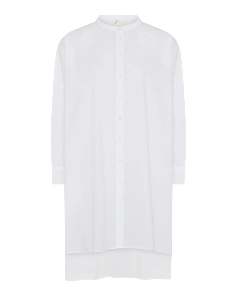 Osaka Shirt i Bright White med kinakrave, lange ærmer og længere ryg – køb hos butikalrum.dk.