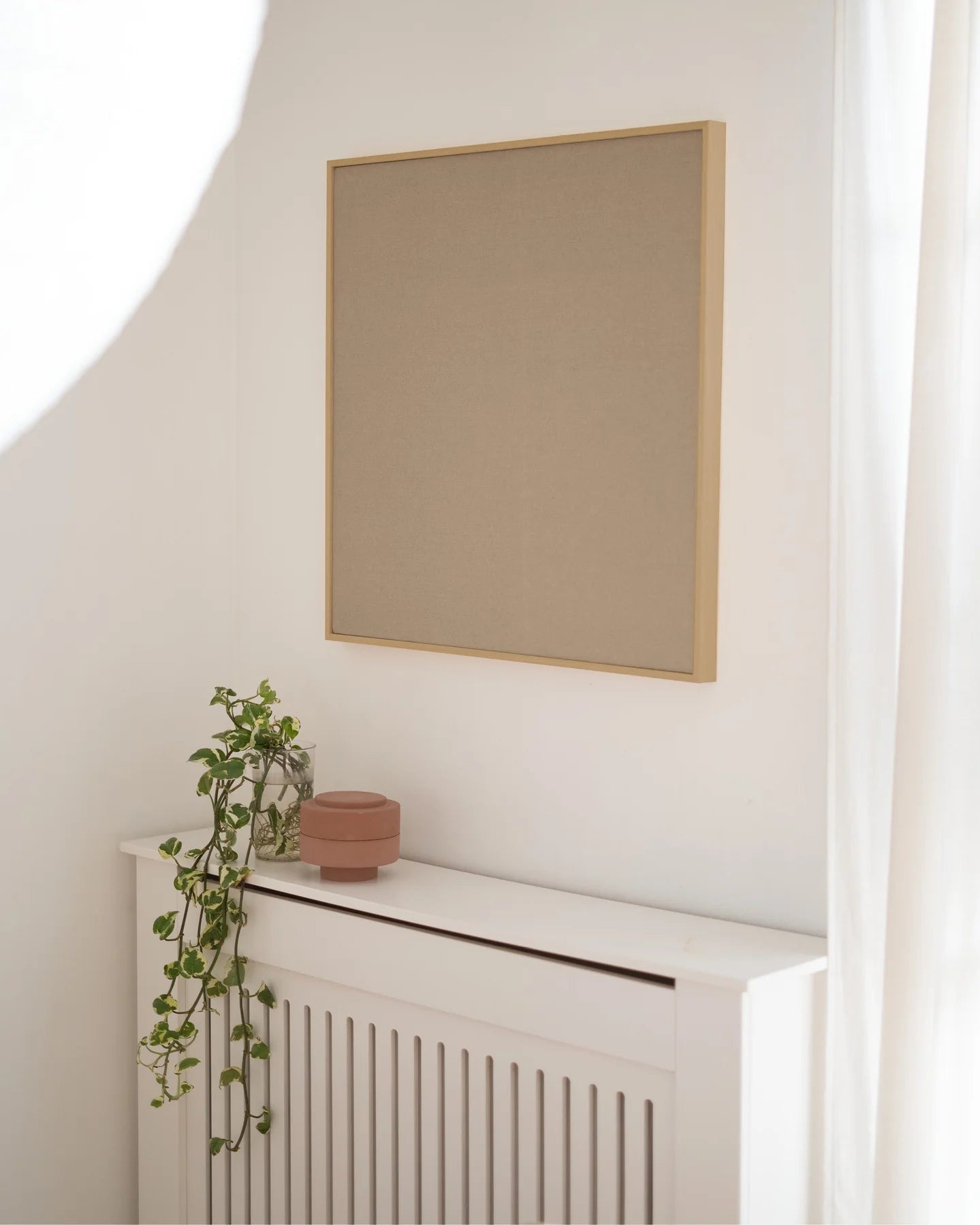 Opslagstavle | 70x70 cm | Flere farver