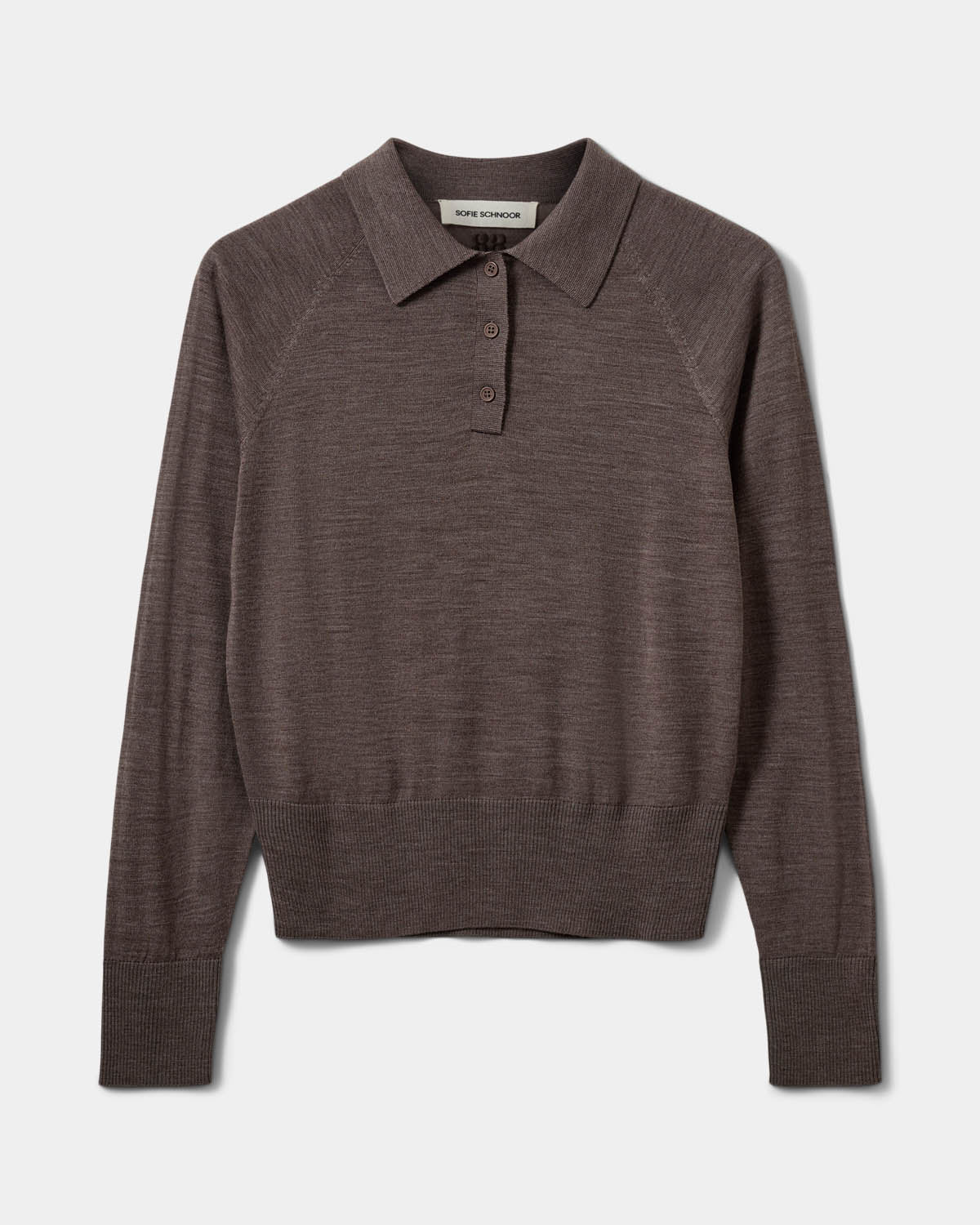 SELENESW Knit Polo fra Sofie Schnoor i Brown Melange, fremstillet i 100% merinould – køb hos butikalrum.dk.