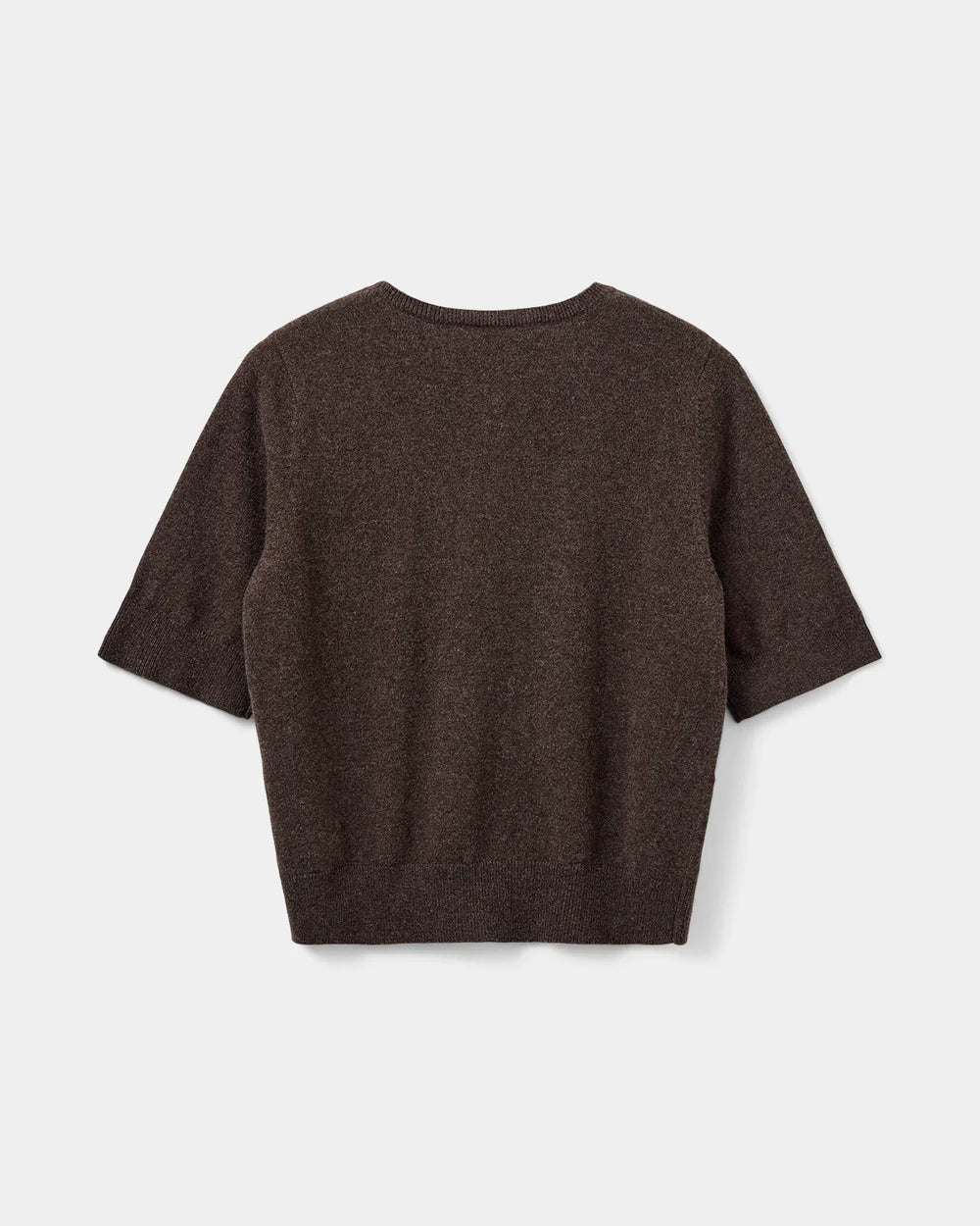 Kortærmet cardigan fra Sofie Schnoor i farven brown fudge – dyb brun, 100% uld og med knaplukning
