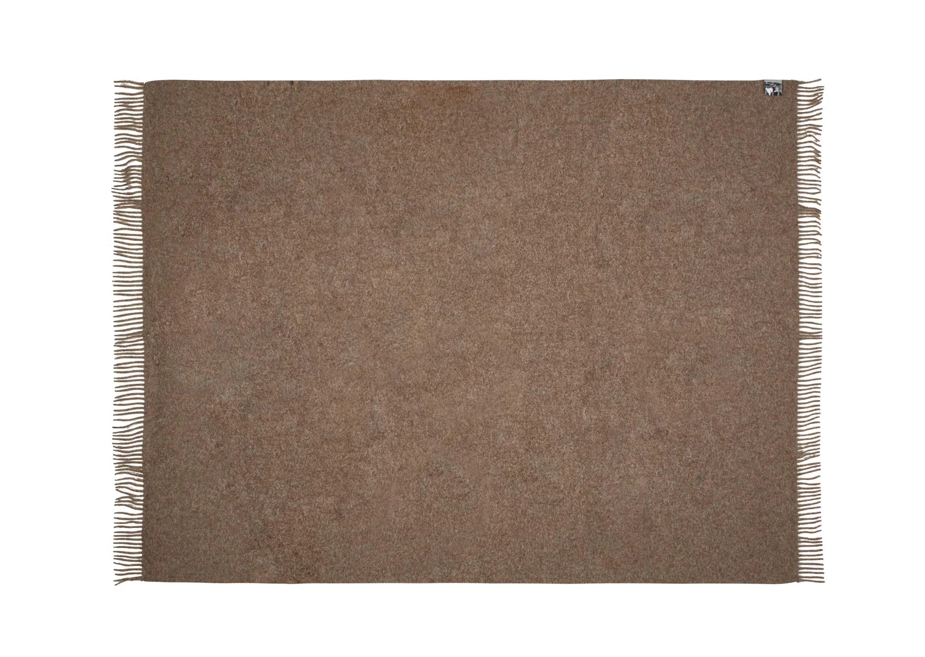 Season plaid fra Silkeborg Uldspinderi i Oak Brown, 130x200 cm, vævet i 100% New Zealandsk lammeuld – køb hos butikalrum.dk.