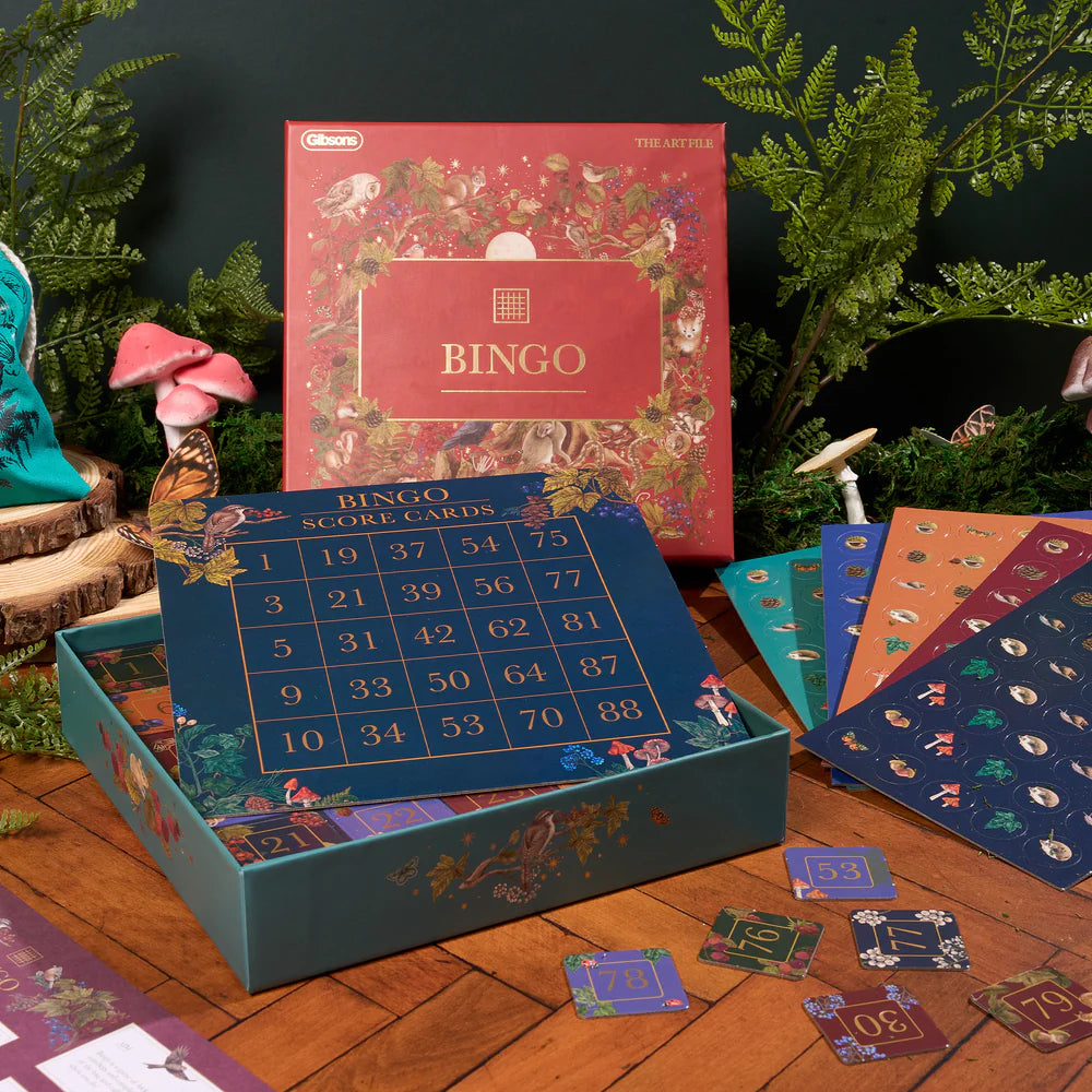 Bingo Board Game for 2-8 spillere fra 8 år med 8 bingoplader, 90 bingotal og 200 spillebrikker – køb hos butikalrum.dk.