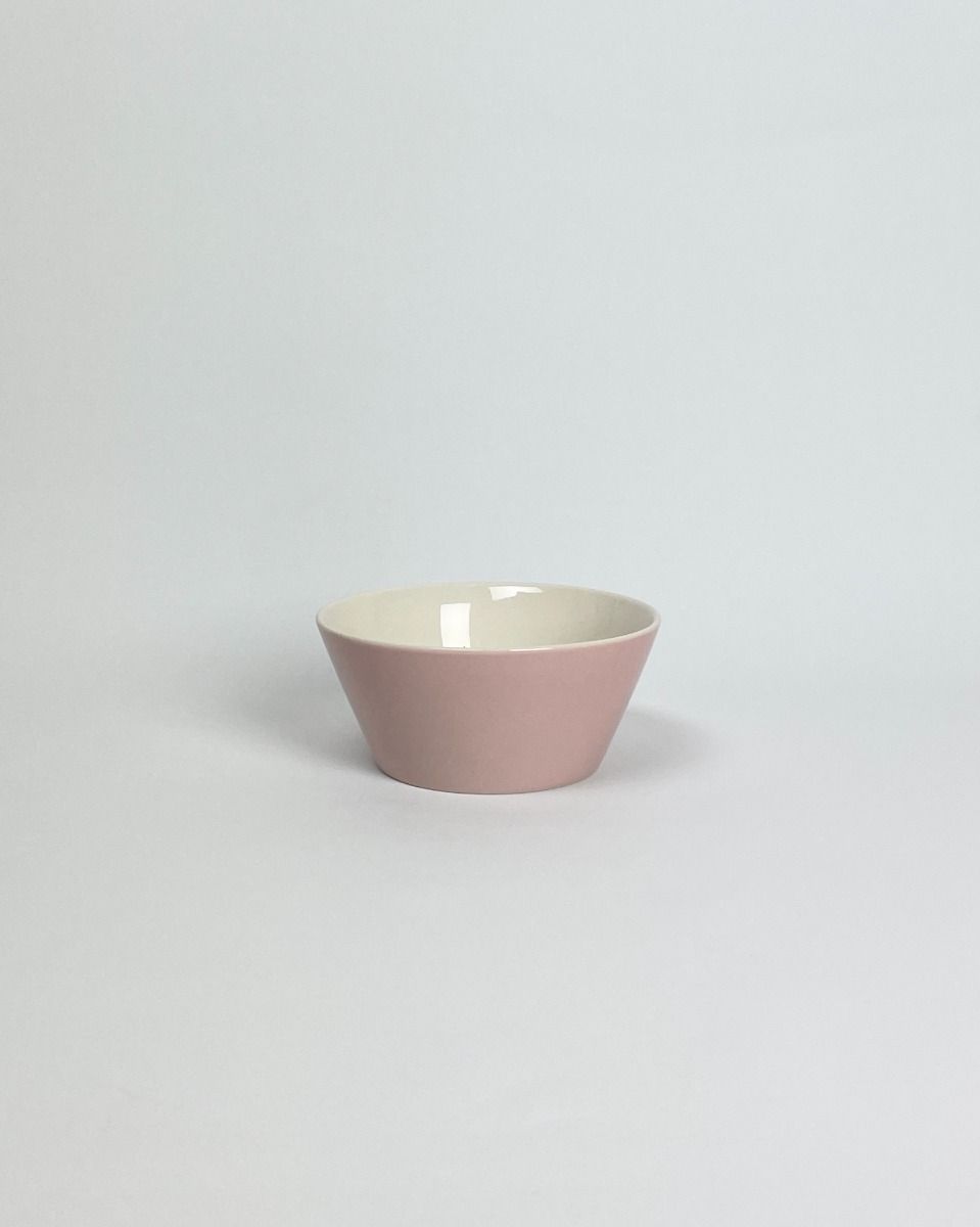 Anne Black Plain Bowl til morgenmad, snacks og servering hos Butik Alrum
