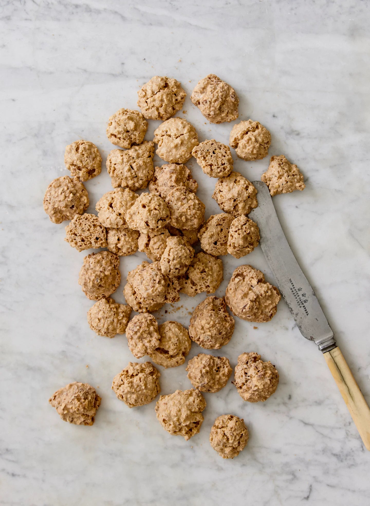 Brutti ma Buoni – økologiske og glutenfri italienske hasselnøddekager med hasselnødder.