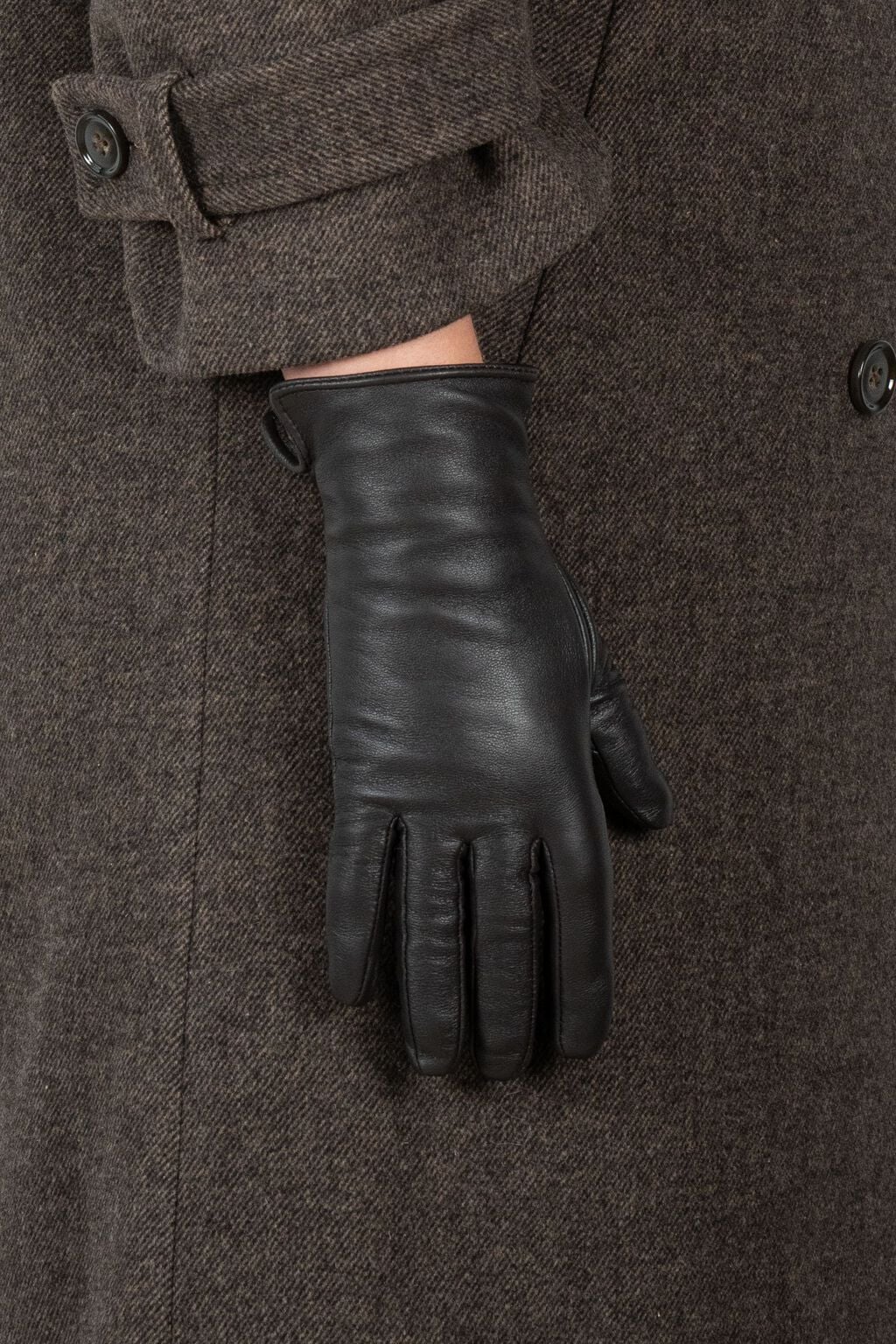 Classic Leather Gloves fra Sui Ava i Black, elegante handsker i blødt fåreskindslæder med varmt for – køb hos butikalrum.dk.