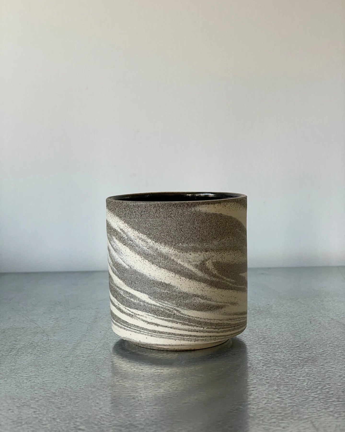 Opdag den unikke Dagny kollektion, inspireret af de rå klippesider i Norge, Marles bedstemors hjemland. handmadebymarle-dagny-kop