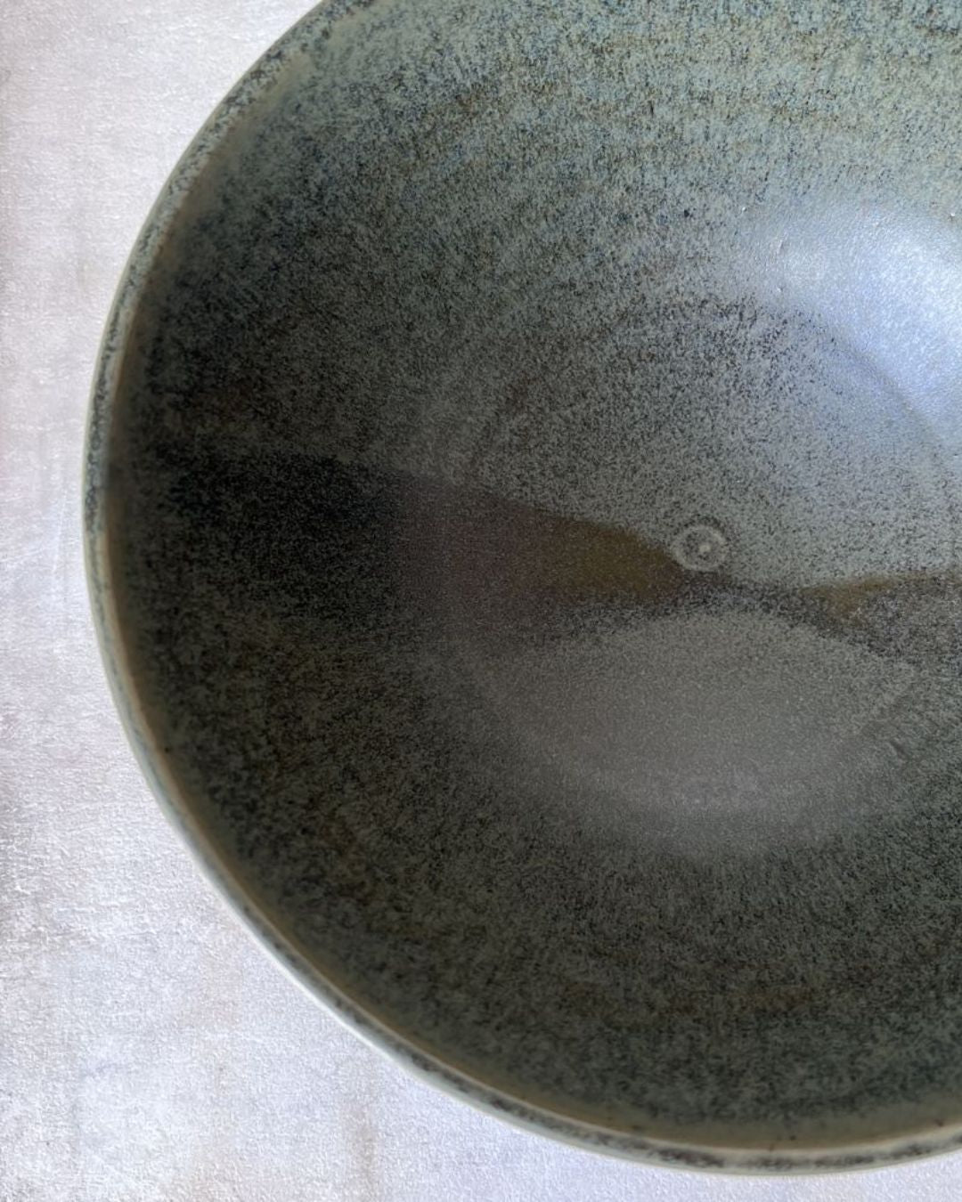 Stor Oda salatskål, hånddrejet design til salater, frugt eller dekoration