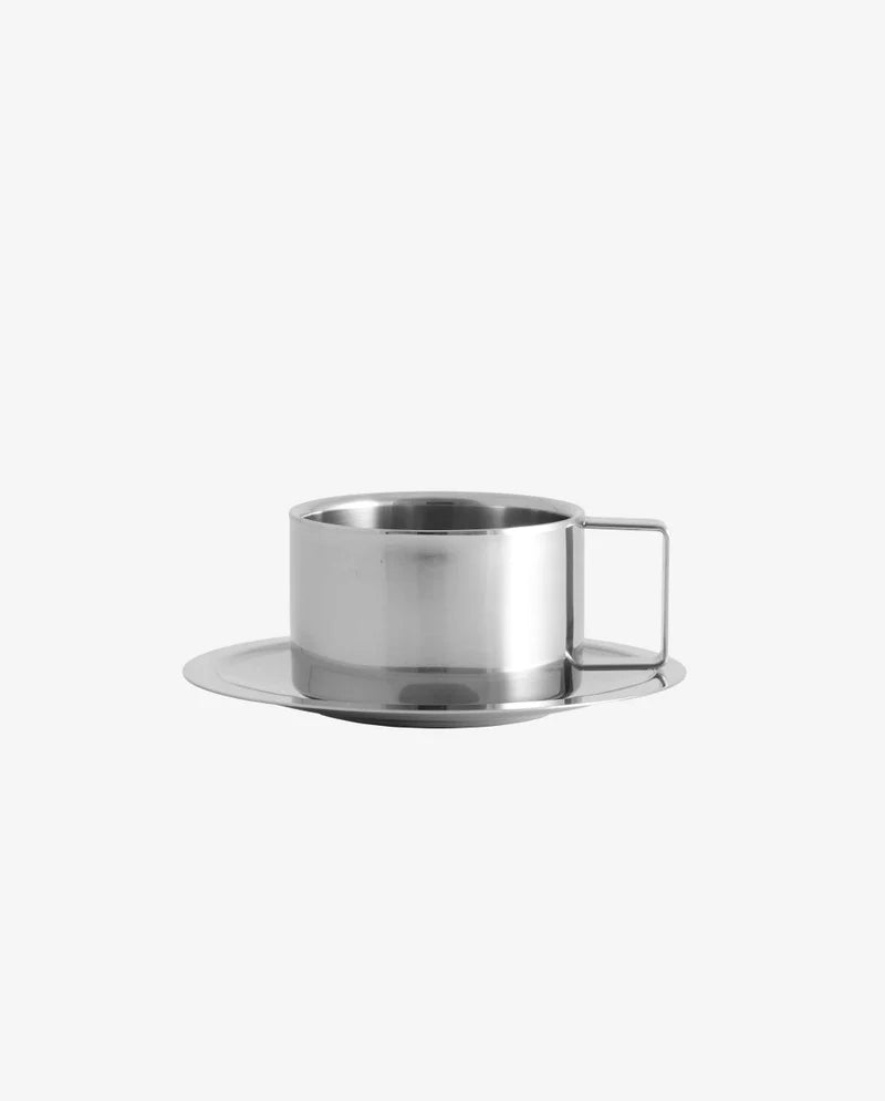Moderne kaffekop sæt i chrome finish med 13,5 cm underkop hos Butik Alrum