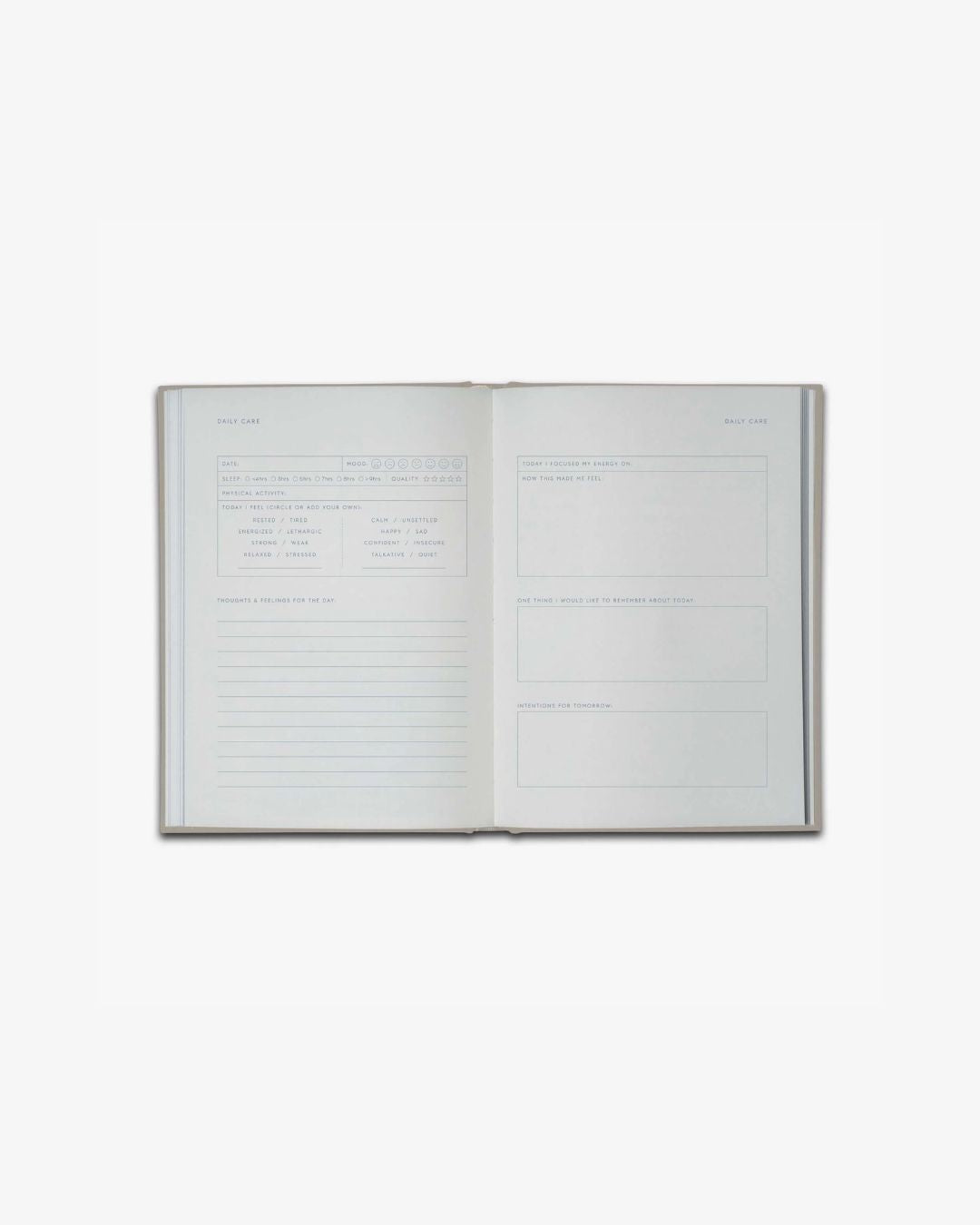 Care Journal – beige, stofindbundet guidet notesbog til daglig refleksion og selvomsorg.