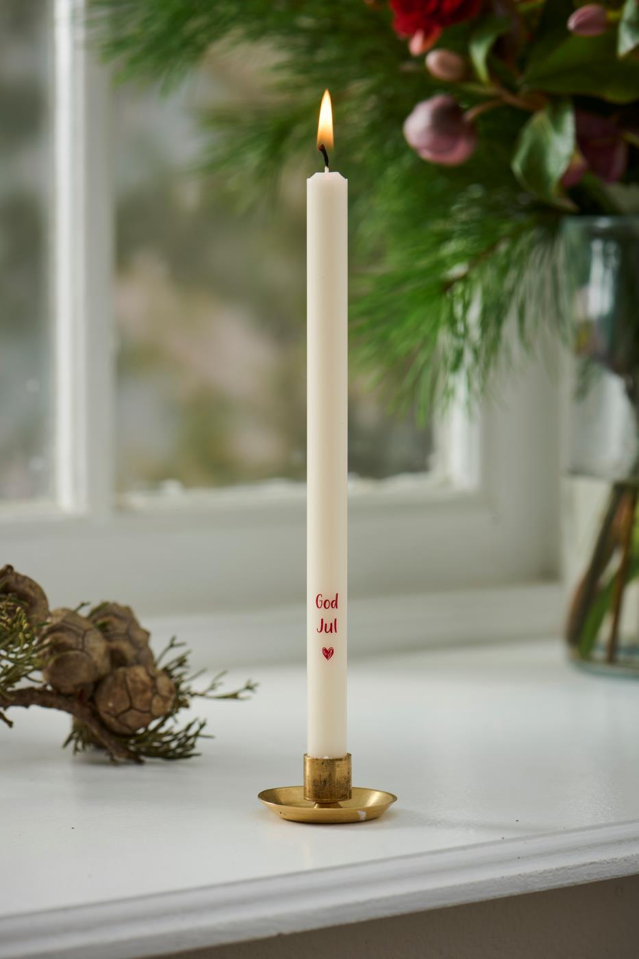 Kertelys med “God Jul”, 20 cm, svanemærket og fremstillet af 90% stearin – køb hos butikalrum.dk.