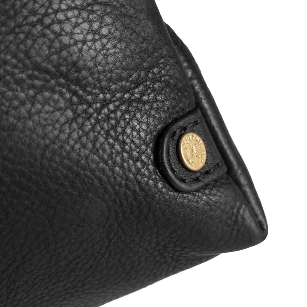 Golden Chic Clutch fra Depeche i blødt kalveskind med klassisk design og praktisk ruminddeling – køb hos Butik Alrum på Amager eller online på butikalrum.dk.