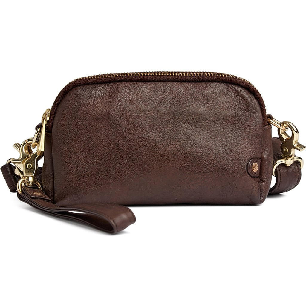 Golden Chic Clutch fra Depeche i blødt kalveskind med klassisk design og praktisk ruminddeling – køb hos Butik Alrum på Amager eller online på butikalrum.dk.