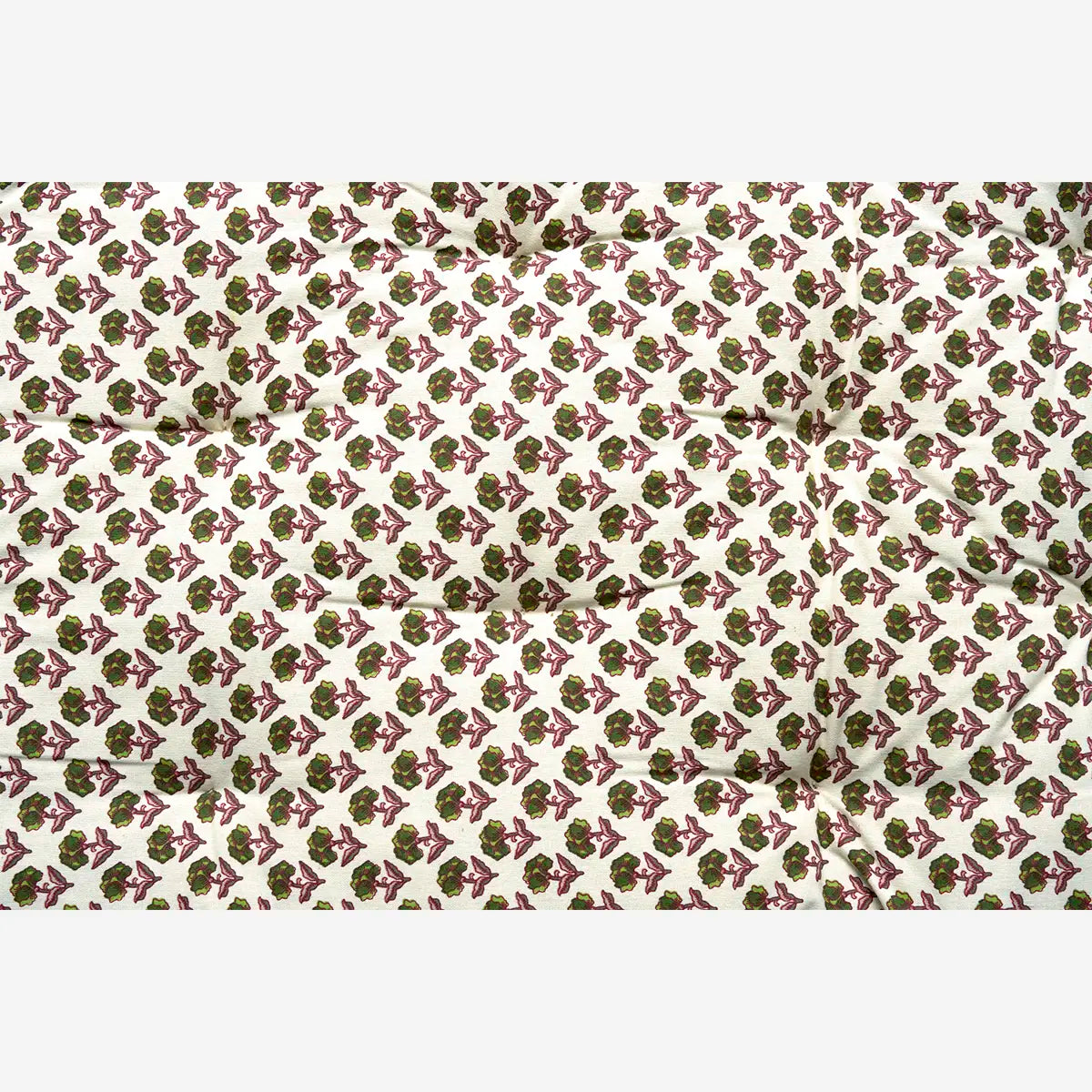 Printed cotton mattress fra Madam Stoltz 70x180 cm i off white, grøn og burgundy med indisk inspireret print