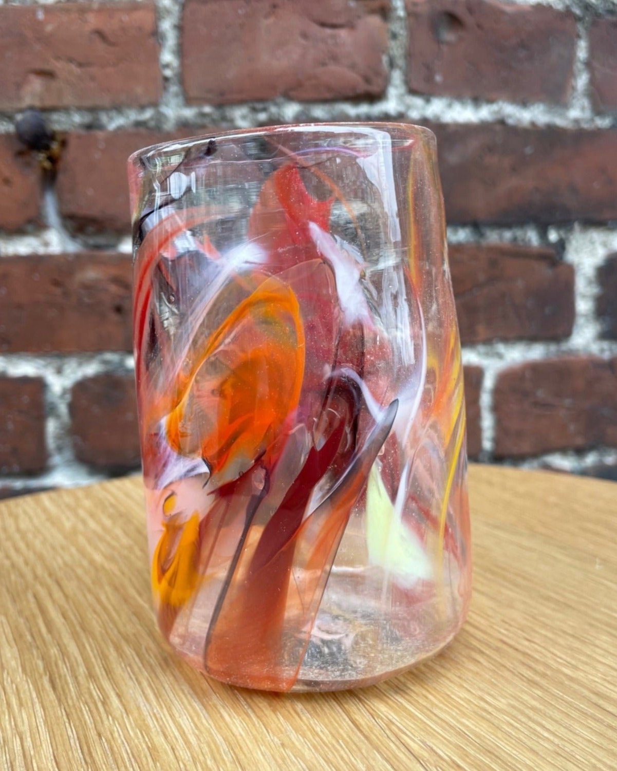 Lærke Laura stort glas, genbrugs glasskår, ideelt som opbevaring eller drikkeglas, diameter 7,5 cm.