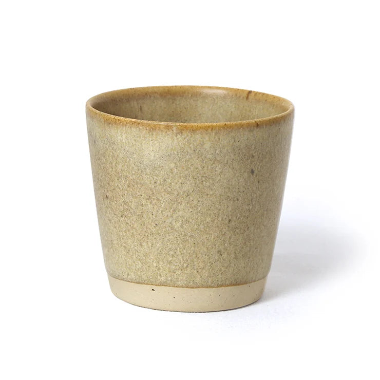 Ø-kop Original i Sand, håndlavet bornholmsk keramik Ø7,5 cm – køb hos butikalrum.dk.