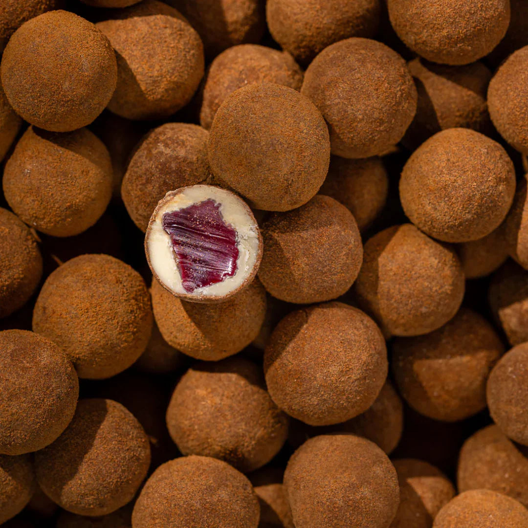 Gelatinefri vingummier med skovbær, hvid chokolade og lakrids fra Box the Original i snack pack 70 gram - køb hos butikalrum.dk