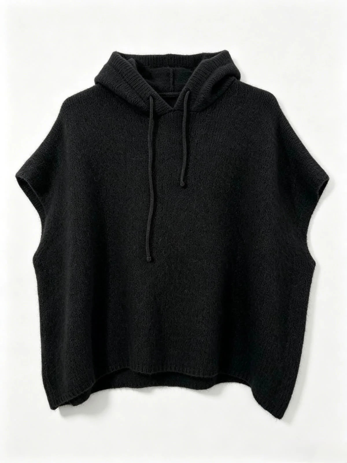 Soul Oversized Strikvest i sort fra Cabana Living med hætte og snøre i blød strikkvalitet – køb hos butikalrum.dk.