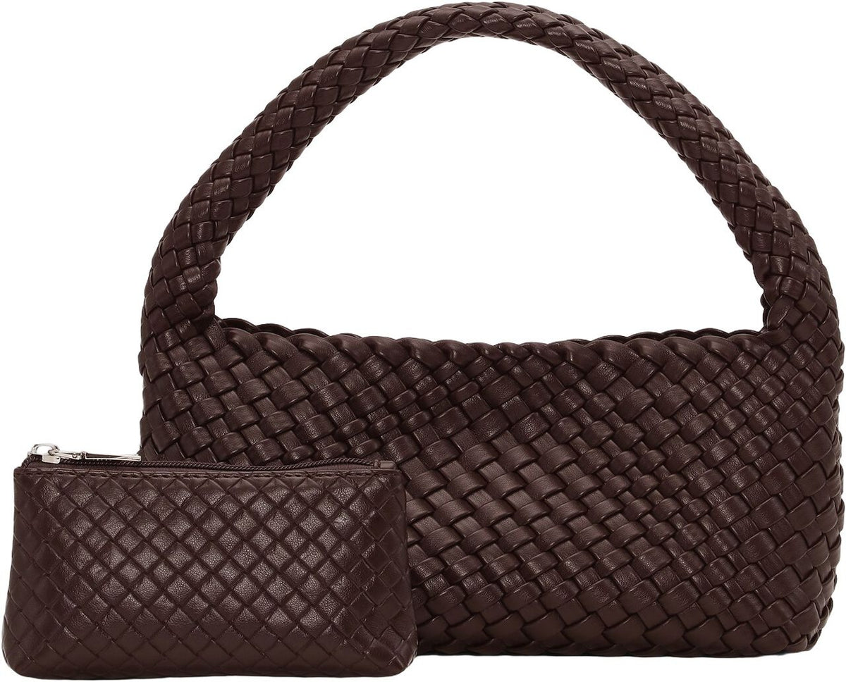 Woven Mini Bag + Pouch fra Sui Ava i brun med flettet design og matchende pouch med lynlås – køb hos butikalrum.dk.