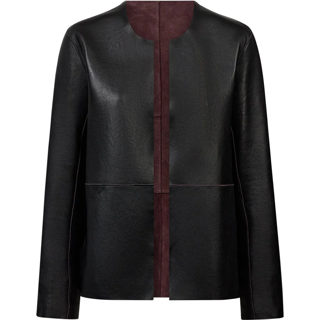 Zita Kort 2in1 Jakke fra Depeche i Deep Plum og Black, vendbar skindjakke i lammeskind og ruskind – køb hos butikalrum.dk.