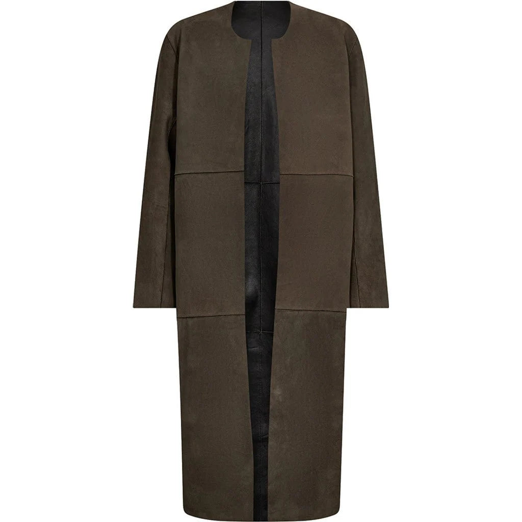 Zita 2-i-1 skindjakke fra Depeche i Khaki / Black Combi, vendbar jakke i 100% lammeskind med ruskind på den ene side og glat skind på den anden – køb hos butikalrum.dk.